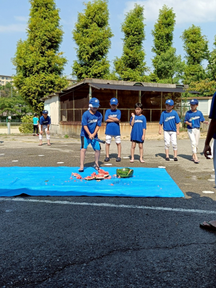 8/3　恒例の「水あそび＆すいか割り！！」